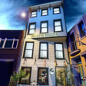 Otel Mezzo